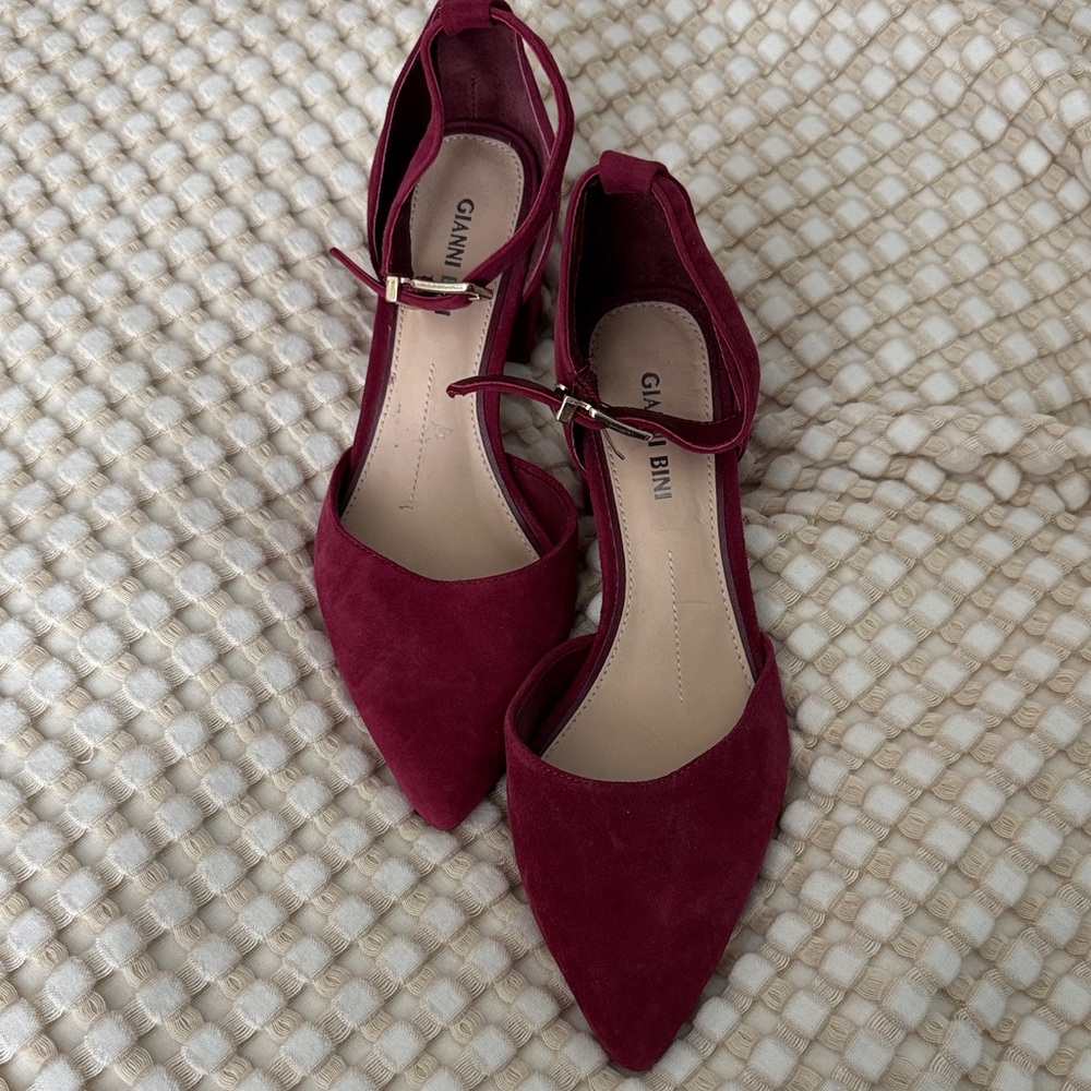 Gianni Bini Wine Suede Pointed-Toe Ankle-Strap with block heel size 8